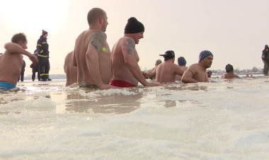 Jeges merülés a Rozmár Napon – Idén is több száz fő vett részt a rendezvényen