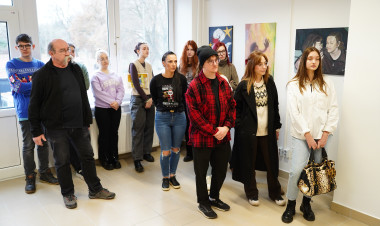 ZSENGÉK – Vizuális kultúra hallgatók első kiállítása látható az egyetemen