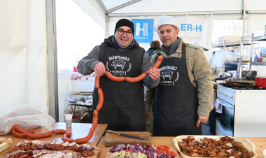 "Aki éhes, ide jöjjön!" - ismét összemérik tudásukat a böllérek Sóstón