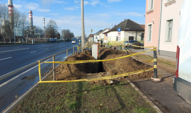 Ezt jelzi a sárga szalag - forgalomkorlátozás kábelcsere miatt