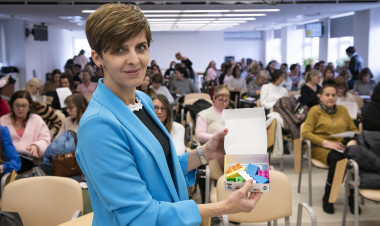 Játékkal segítik a legkisebbek fejlődését: LEGO  készleteket kapnak a 18 hónapos gyerekek Szabolcsban