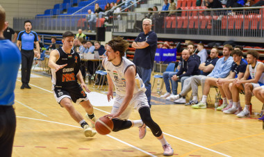 Parádés játékkal nyerték a rangadót a kosarasok  