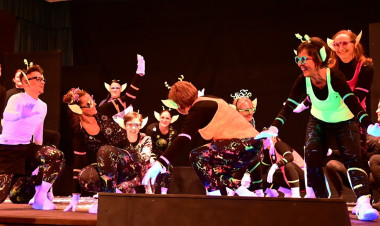 REFIVERZUM: a Földtől a csillagokig – emlékezetes jótékonysági bált rendeztek a Jókaiban