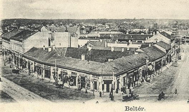 Lebontott házakból nőtt ki a Takarékpalota – Kereskedők sora működött a sarkon