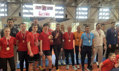 Világcsúcstartó a Bütyök 100 Emlékfutáson!                   