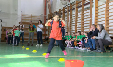 Játékos sportdélelőttöt rendeztek a Gárdonyiban