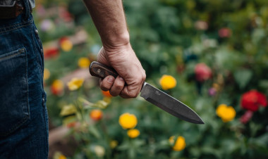 Elbújt a házban, majd halálra késelte volt felesége új párját – letartóztatták a gyanúsítottat