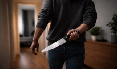 Elbújt a házban, majd halálra késelte volt felesége új párját – letartóztatták a gyanúsítottat