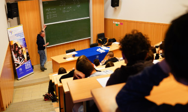 Csapatban versenyeztek a diákok a Pi-napi matematika megmérettetésen a Nyíregyházi Egyetemen