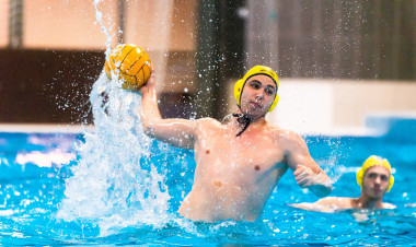 Hazai medencében a vízilabdások                    