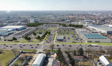 Bevásárlópark épül a Debreceni út mellett – új életet kap a Fészek áruház egykori területe