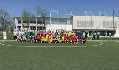 Példás összefogás - jótékonysági torna a stadionban