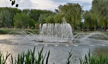 Látványosság a vízen - újra üzemelnek a népszerű szökőkutak