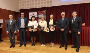Három elhivatott nő kapta idén a Vármegyei Családokért Díjat