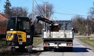 Folytatódnak az önkormányzati út- és járdafelújítások Nyíregyházán