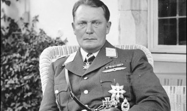Hermann Göring történelmi szerepéről tart előadást Hahner Péter Nyíregyházán