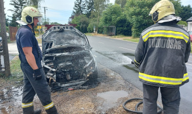 Teljes terjedelmében égett egy autó Sóstógyógyfürdőn