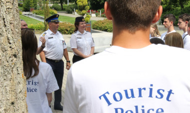 Tourist Police – Fiatalok segítik a rendőrség munkáját 