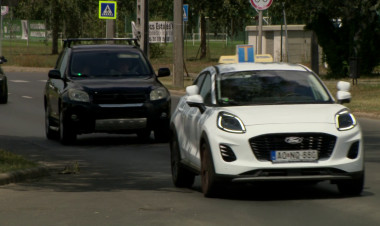 Keveseknek sikerül elsőre – Félmillió forintba is kerülhet a jogsi megszerzése