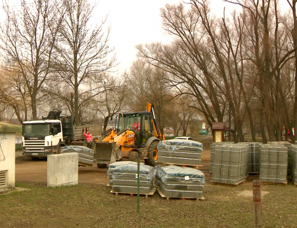 Jó ütemben halad a Bujtosi Városliget felújítása, újabb nyíregyházi utak szépülnek