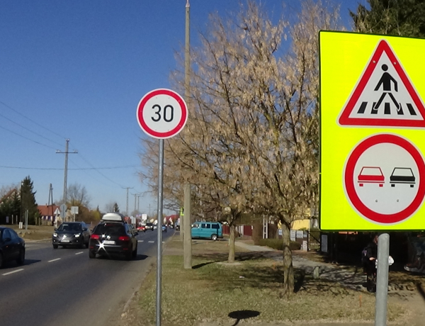 Zajlik a Kállói úton épülő kerékpárút munkálatainak előkészítése