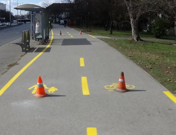 Burkolati jeleket festettek a Ferenc körúton, ideiglenes korlátozás volt érvényben