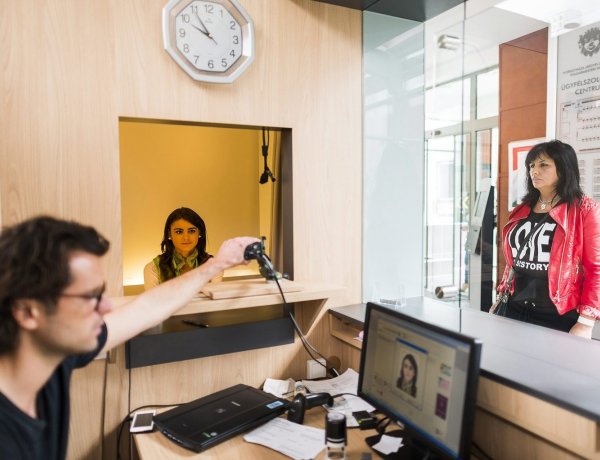 Ha feledékenyek vagyunk, több mint ötvenezer forintba is kerülhet az útlevelünk