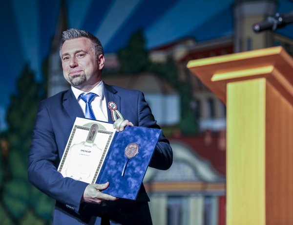 Gratulálunk! Szerkesztőségünk munkatársa, Z. Pintye Zsolt kapta idén a megyei sajtódíjat