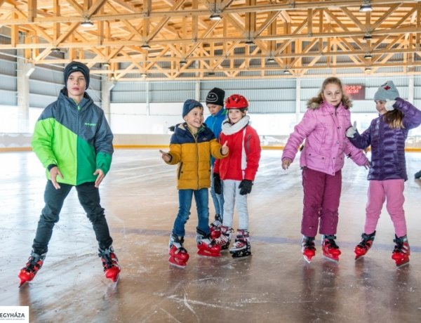 Várhatóan március végéig tart nyitva a Városi Jégpálya Nyíregyházán