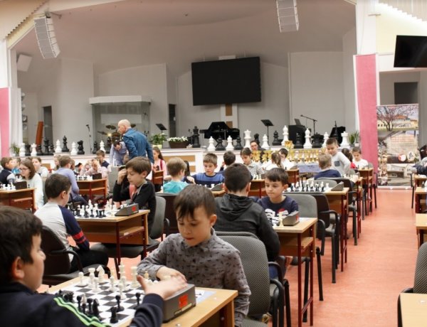 Bethlen Kupa Sakkverseny - az ország különböző pontjairól érkeztek versenyzők
