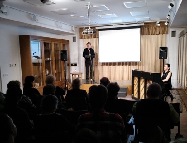 A katonadalok világába repítették az érdeklődőket a Bencs Villában 