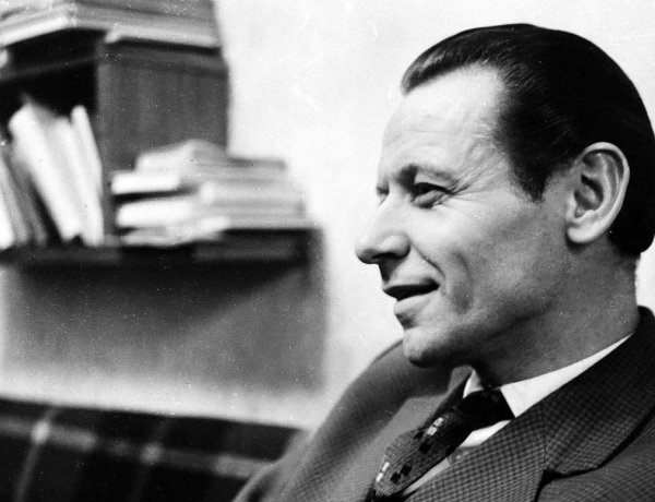 Váci Mihály Szavalóversenyt hirdet a VMKK, a Költészet Napja alkalmából 