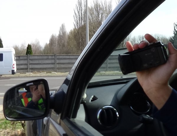 Kijelölt gyalogos-átkelőhelyek szabályos megközelítését ellenőrizték a város több pontján