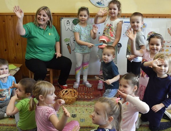 Népszerű lett a korai óvodakezdés, kevesen élnek a felmentés lehetőségével