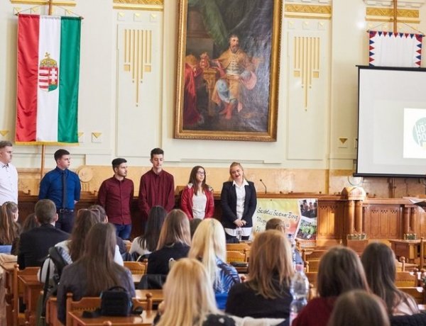 Tizenegyedik alkalommal ülésezett a Megyei Diákparlament – A fiatalok érdekeit képviselik