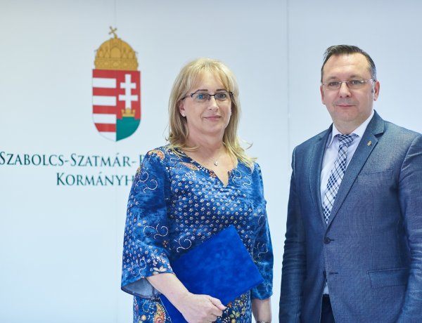 Új tisztifőorvos Szabolcs-Szatmár-Bereg megyében – A kormánymegbízott adta át a kinevezést