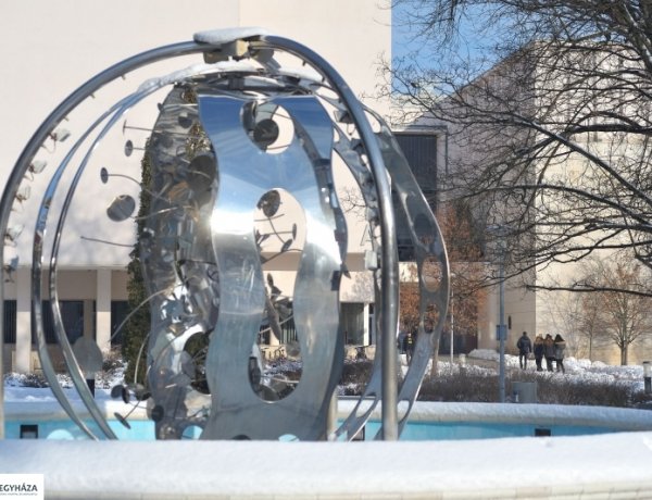 Kiberműveletek - a Magyar Honvédség dandártábornokának előadása a Nyíregyházi Egyetemen