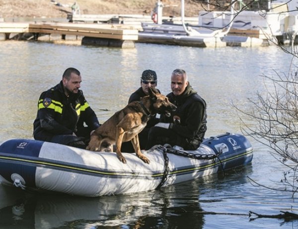 Keresőkutyák a középpontban – Less Ferenc alezredes nyitotta meg a konferenciát