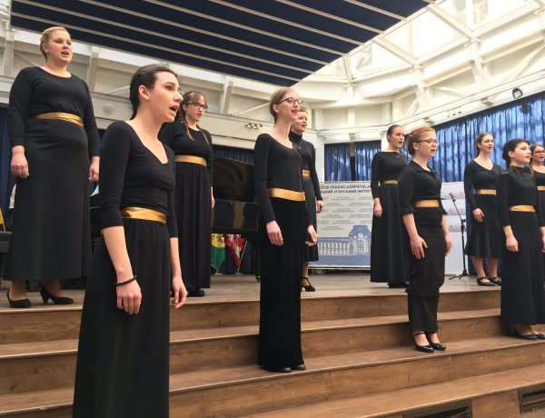 Sikeresen szerepelt Beregszászon a Nyíregyházi Egyetem Zenei Intézetének Gaudemus Kórusa