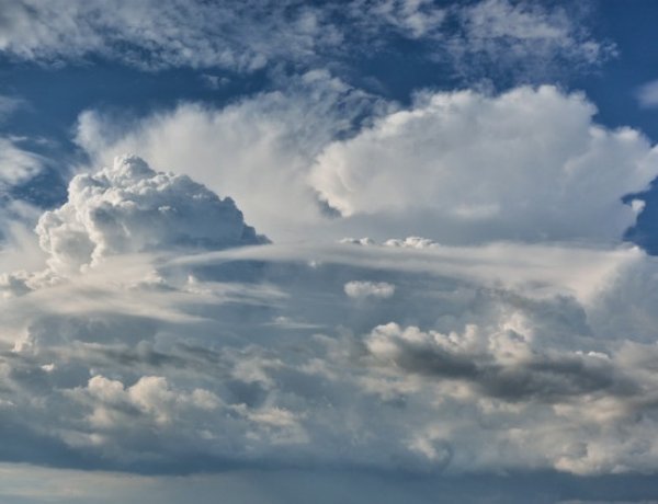 Napos, gomolyfelhős idő várható – Csapadék nem lesz, akár 20 fokot is mérhetünk