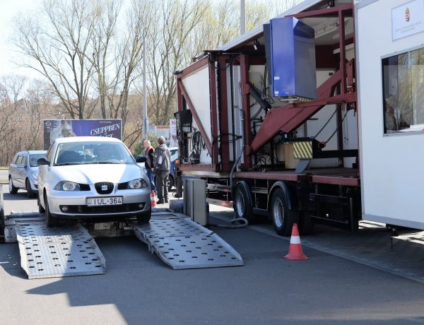 Itt a jó idő, a legtöbben ilyenkor cserélik vagy cseréltetik le az abroncsokat