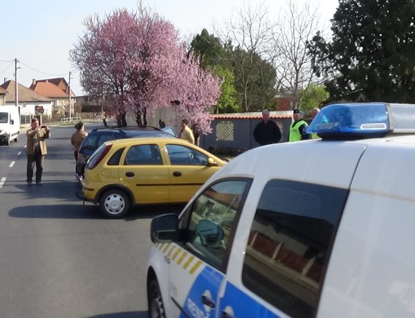 Baleset történt Nyírtura belterületén, kórházba szállították az egyik jármű sofőrjét