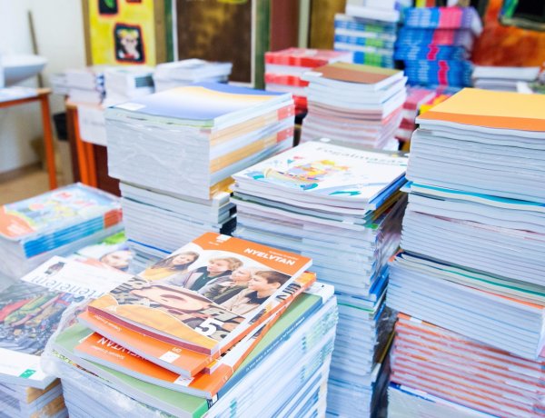 Friss! – Minden diák ingyen kapja a tankönyveket a 2020-21-es tanévtől 