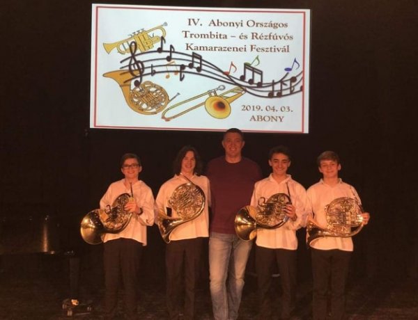 Kiemelt arany minősítésben részesült a Vikár Sándor Zeneiskola kürt kvartettje