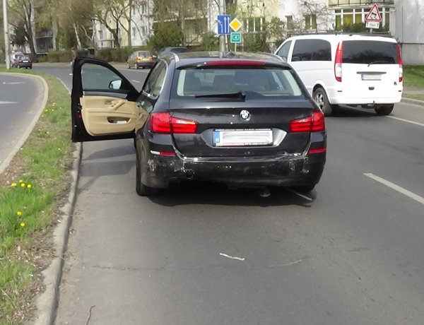 Baleset a Kert és a Váci utca kereszteződésében – Forgalmas útszakaszon történt a karambol