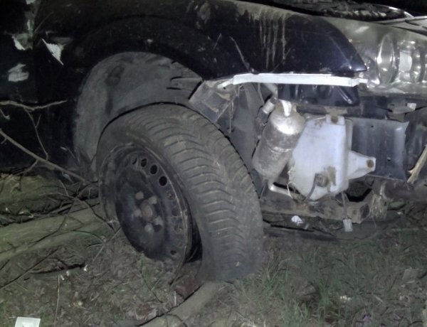 Felborult járművével a Nagykálló külterületén balesetező sofőr – Kórházban ápolják