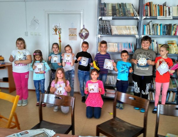 Húsvéti díszek készültek a Móricz Zsigmond Könyvtár Orosi Fiókkönyvtárában