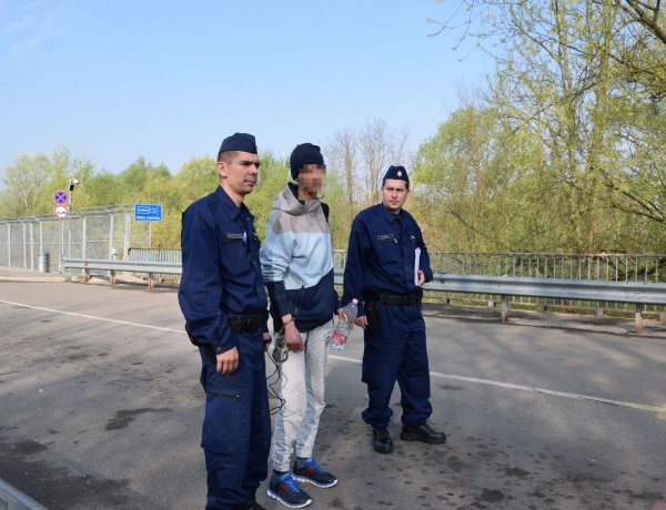 Átadták az algír határsértőt az ukrán hatóságoknak – Illegálisan lépett be az országba