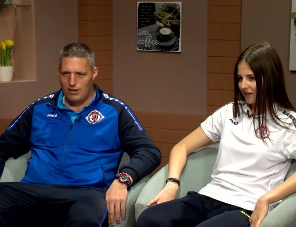 Történelmet írtak – Dobó-Nagy Boglárka focista és edzője, Makay Robin a Sziesztában