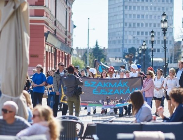 Próbáld ki, csináld meg, ismerd meg! – Április 12-én Szakmák Éjszakája!